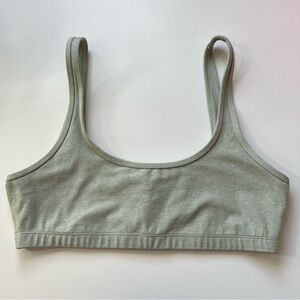 Aritzia TnAction Flow Mini Sports Bra Top
